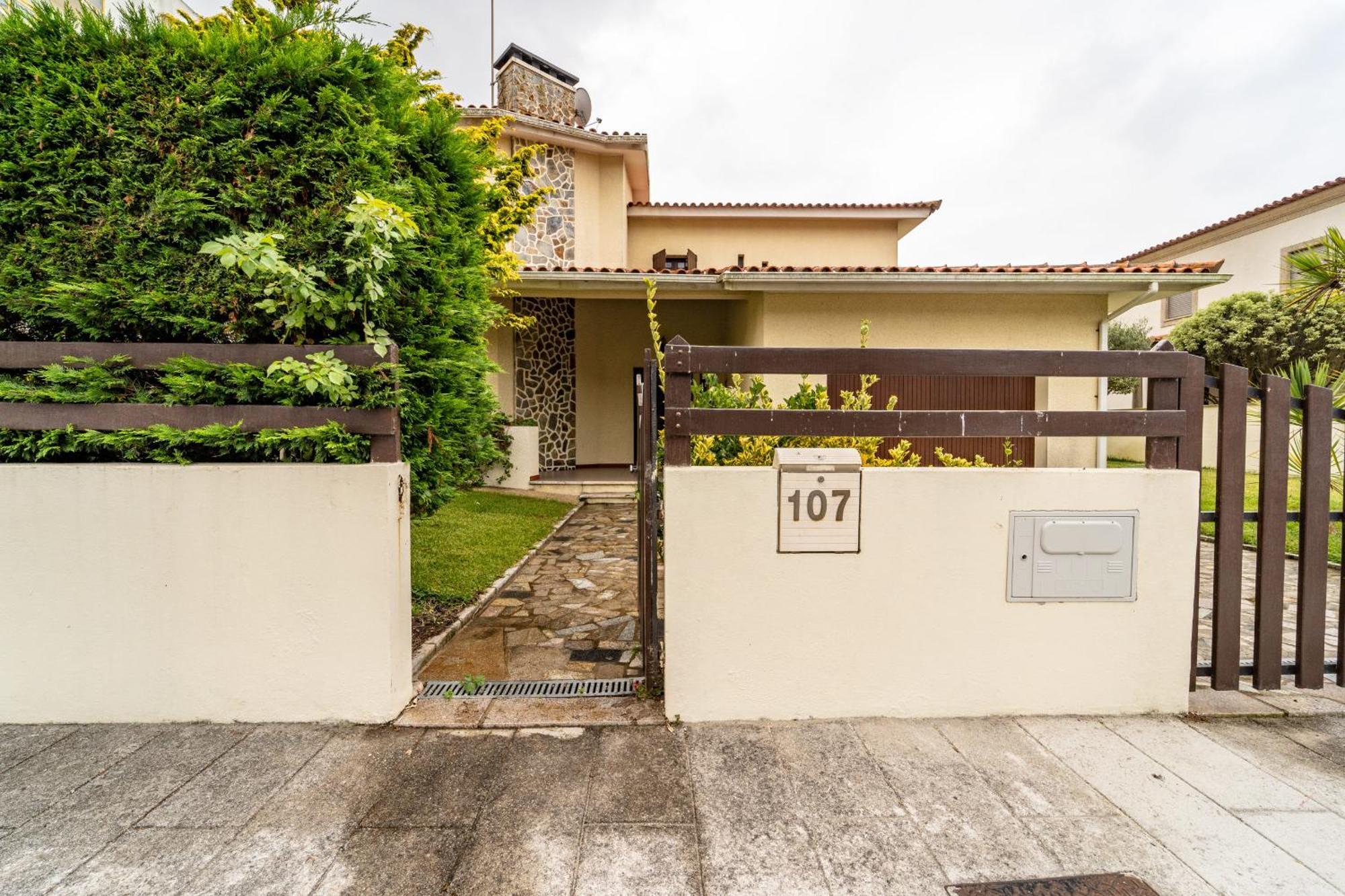 Amorosa Villa, 500M From The Beach By House And People Esterno foto