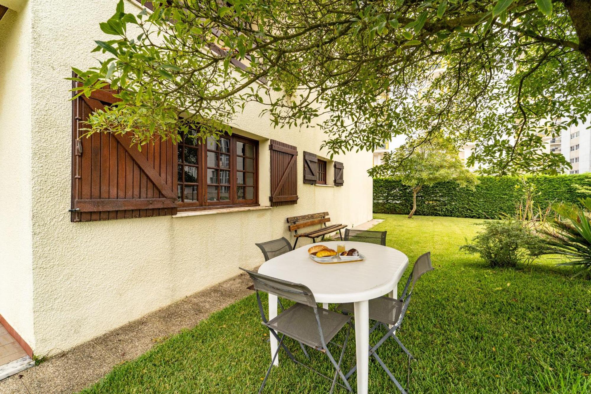 Amorosa Villa, 500M From The Beach By House And People Esterno foto